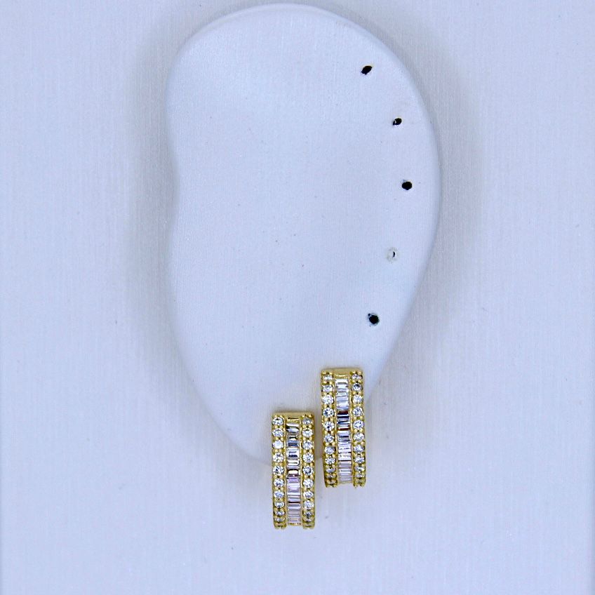 18k Round and baguette diamond hoop earrings