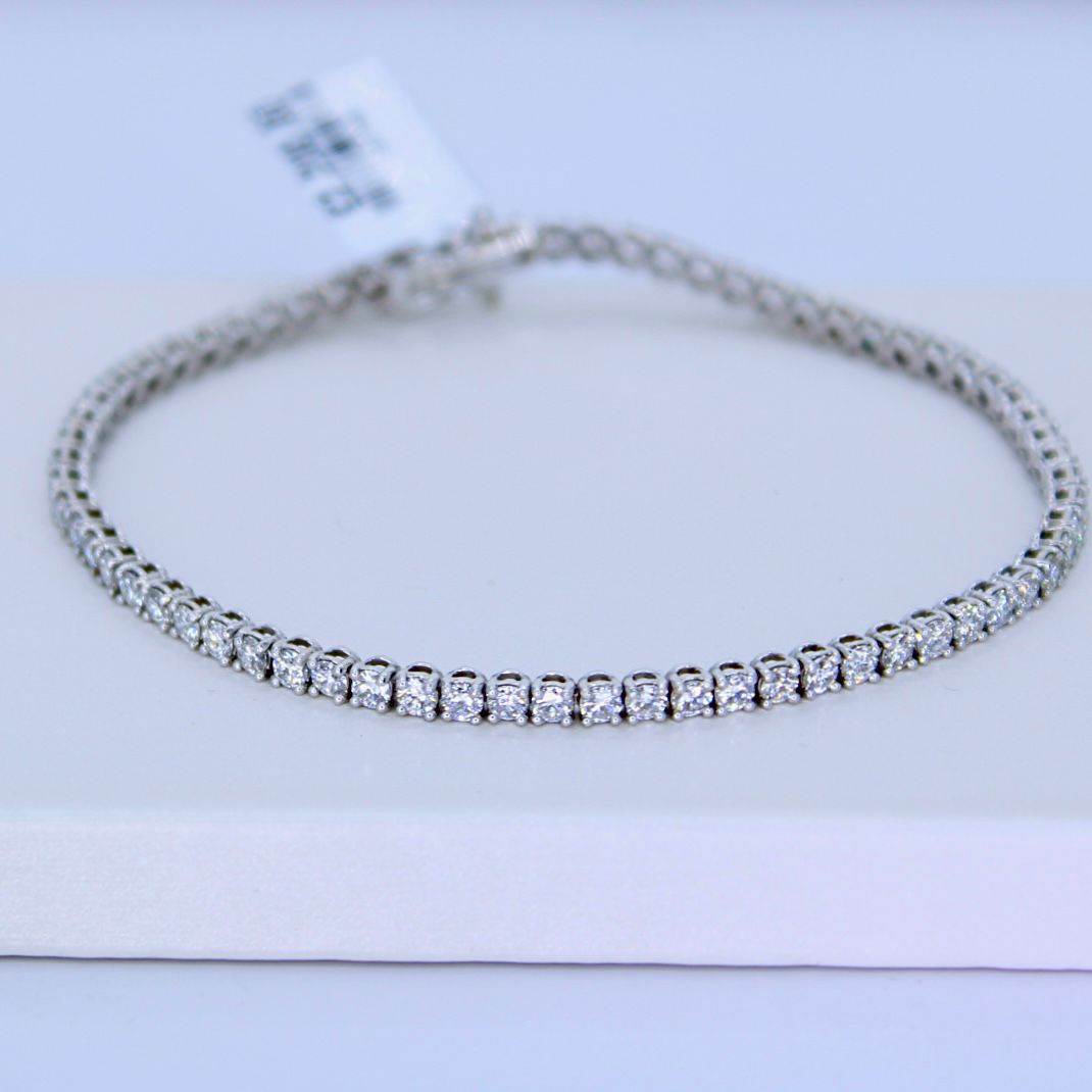 4.06ct Diamond tennis bracelet