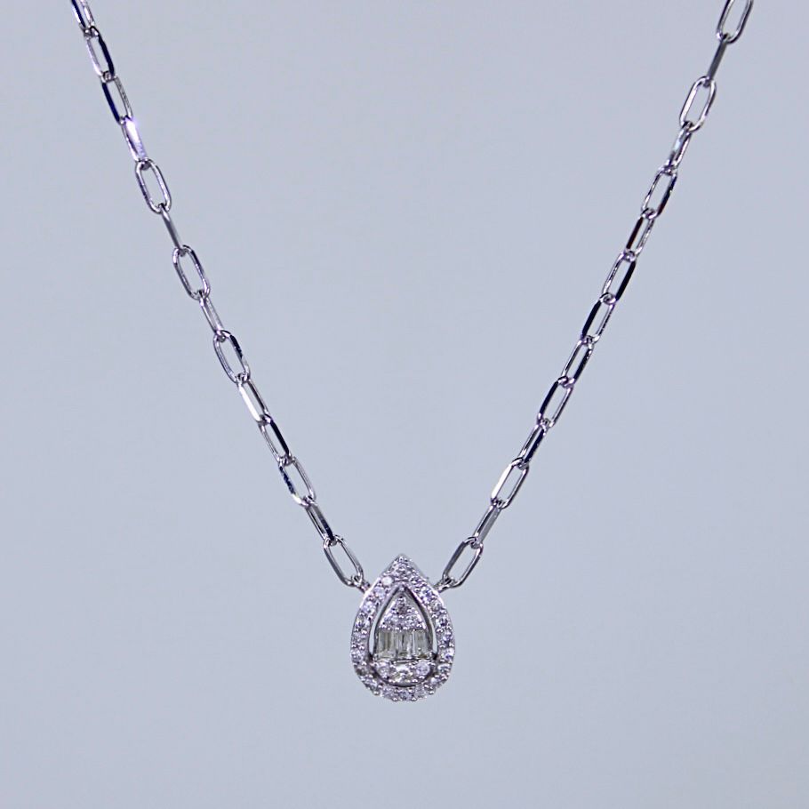 Stylish drop pear pendant